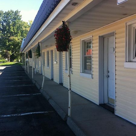 Bracebridge Inn Bagian luar foto