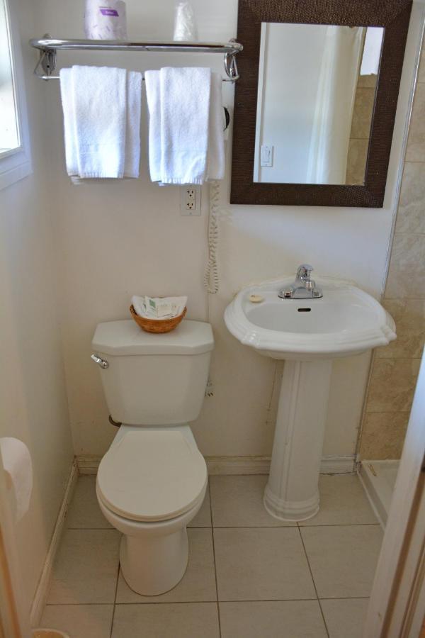 Bracebridge Inn Bagian luar foto