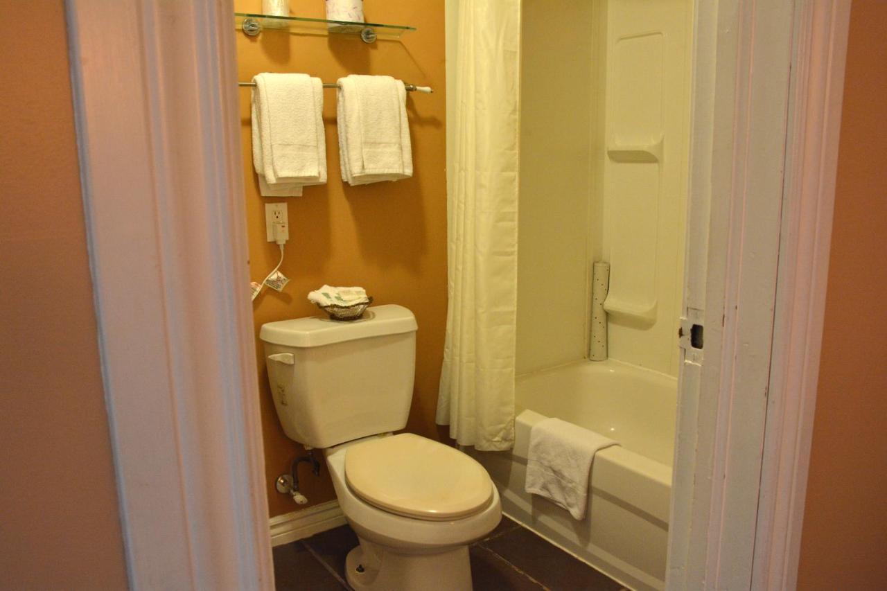 Bracebridge Inn Bagian luar foto
