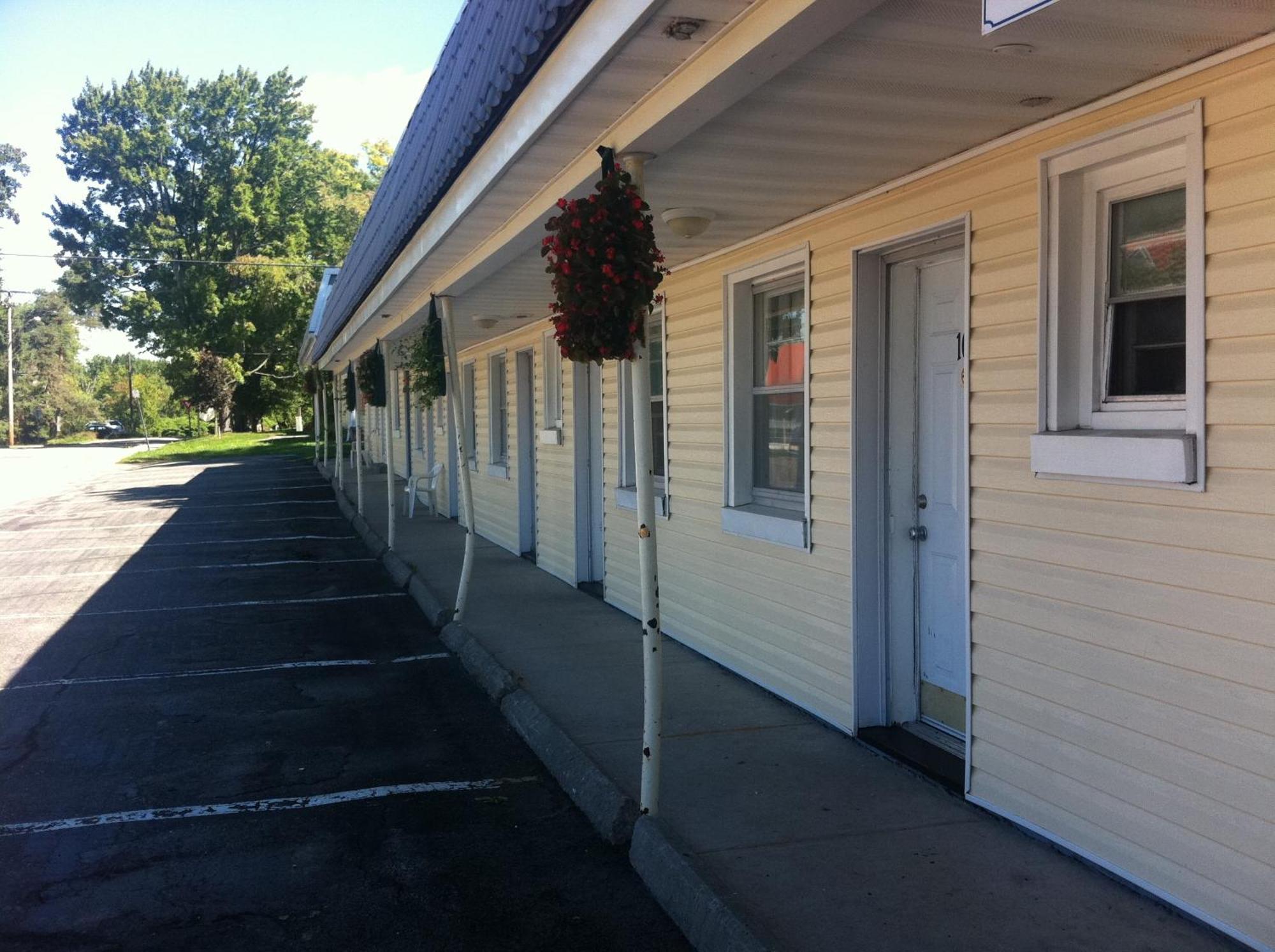 Bracebridge Inn Bagian luar foto