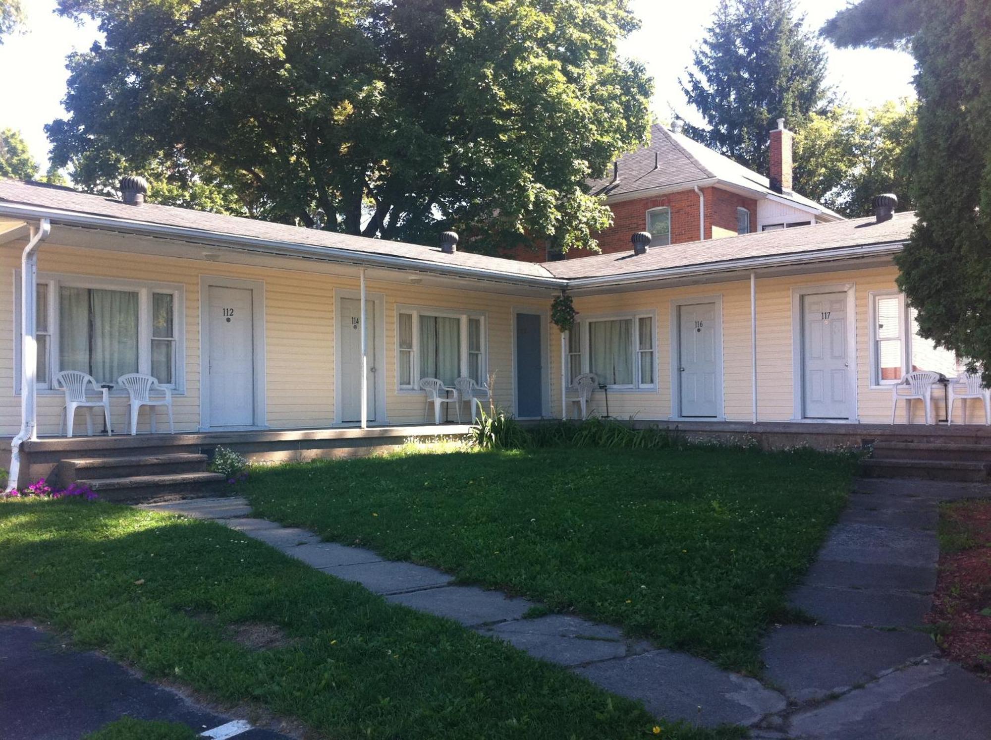 Bracebridge Inn Bagian luar foto