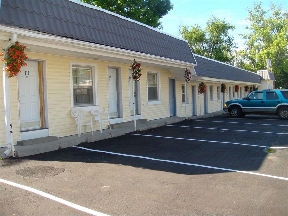 Bracebridge Inn Bagian luar foto