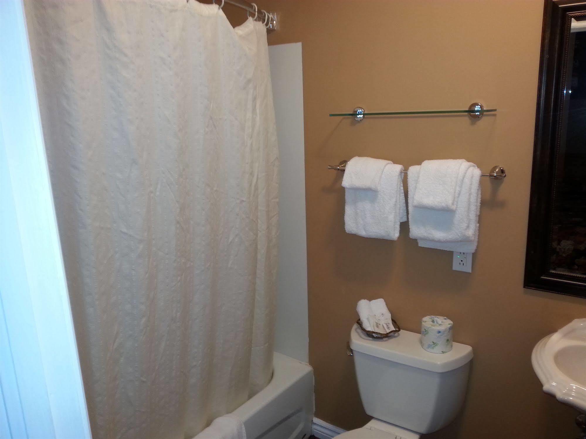 Bracebridge Inn Bagian luar foto