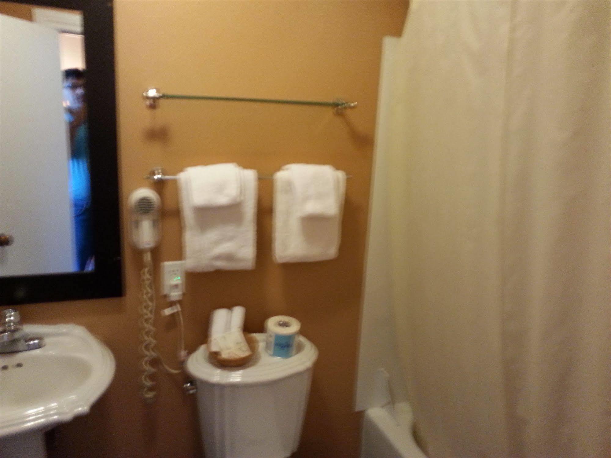 Bracebridge Inn Bagian luar foto